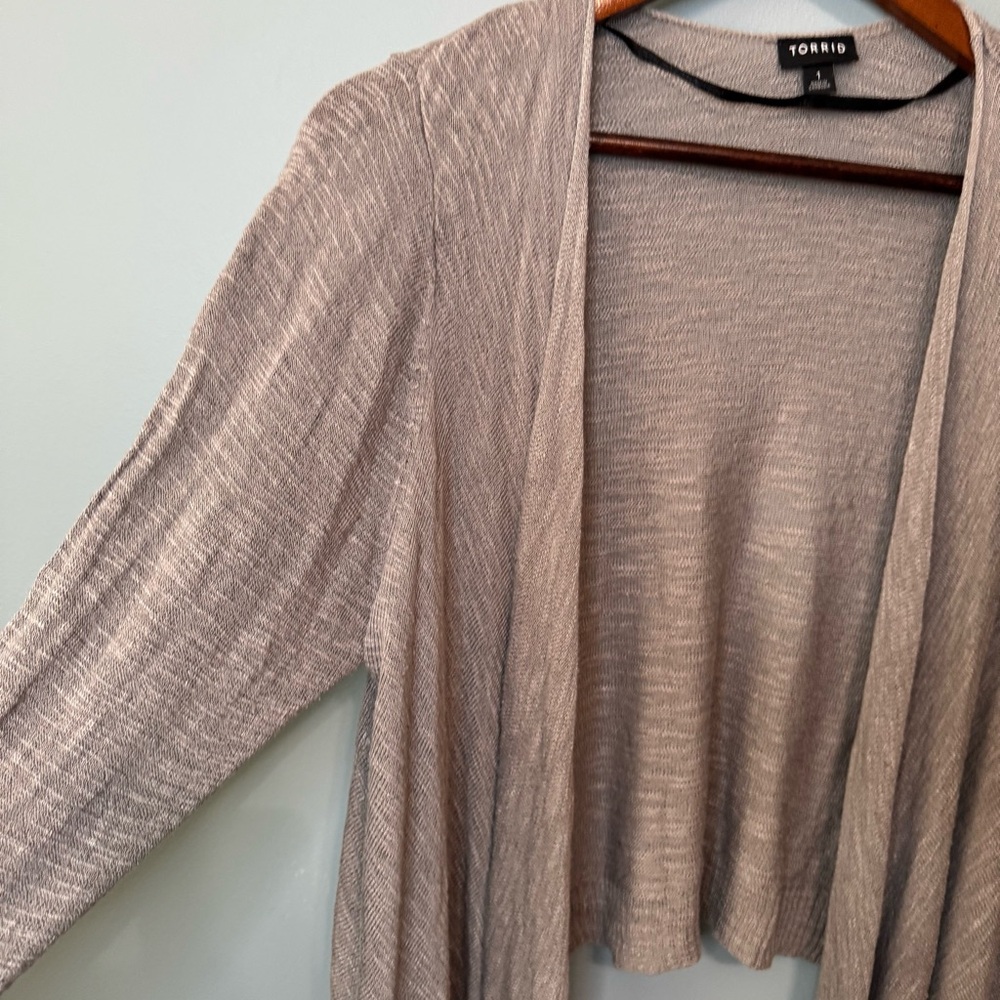 Torrid Slub Cardigan Drape Front Sweater in Gray. Size 1 (1X or 14/16) - Picture 7 of 14